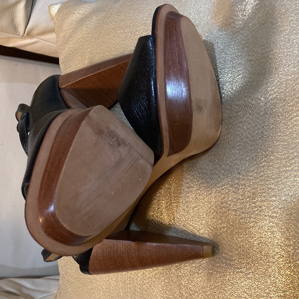 Talbots Graduated back out Heels - Picture 6 of 6
